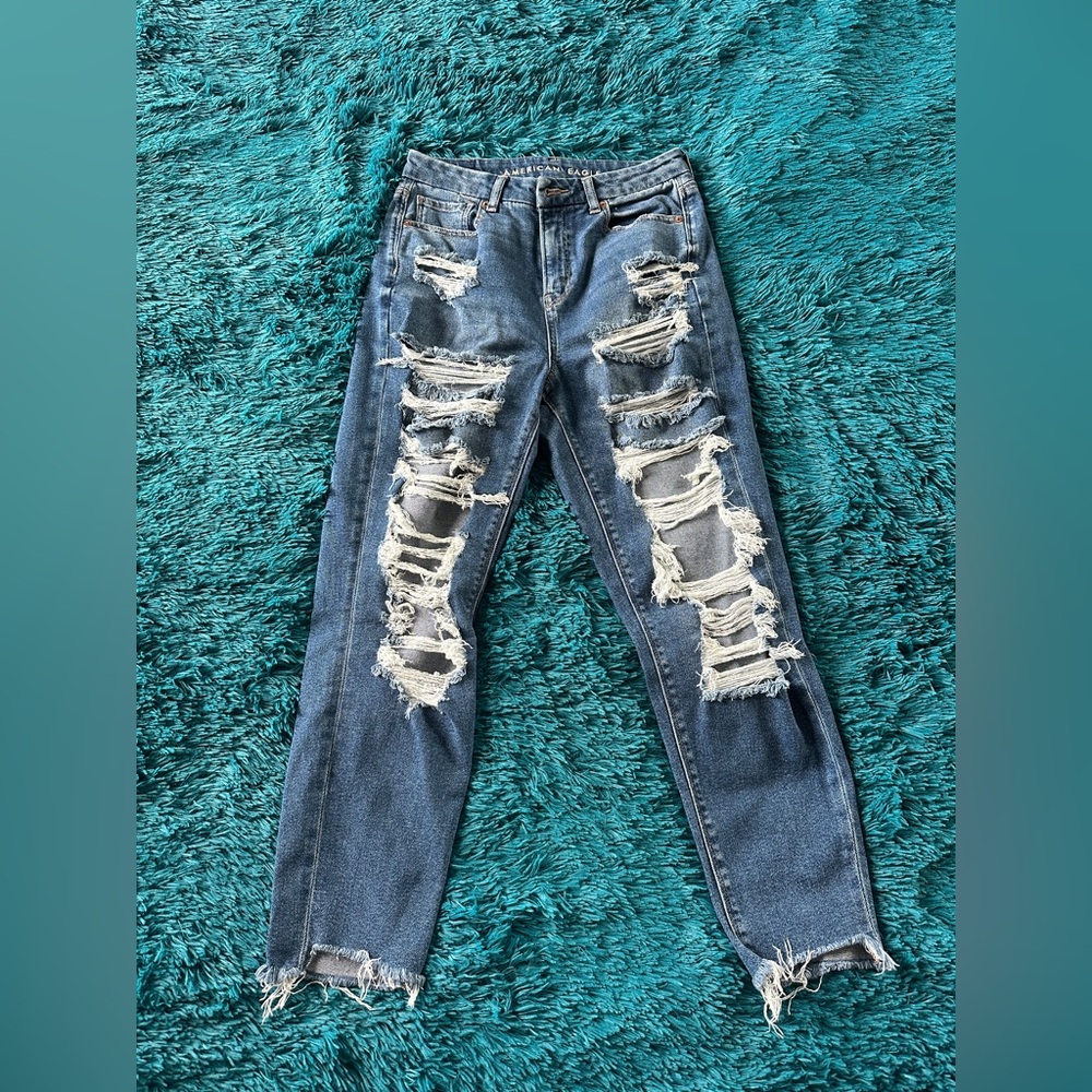 American Eagle Outfitters Ripped Blue Cropped Jeans